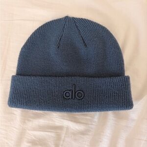 ALO Yoga Notable Beanie in Bluestone